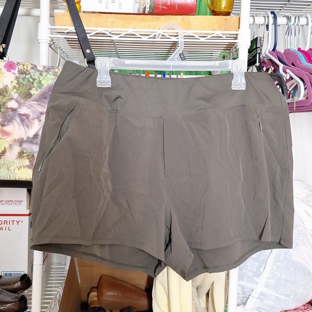 MTA SPORT ACTIVE WEAR SHORTS SIZE 1X ZIP POCKETS